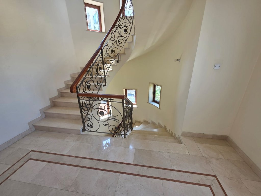 property-main-img