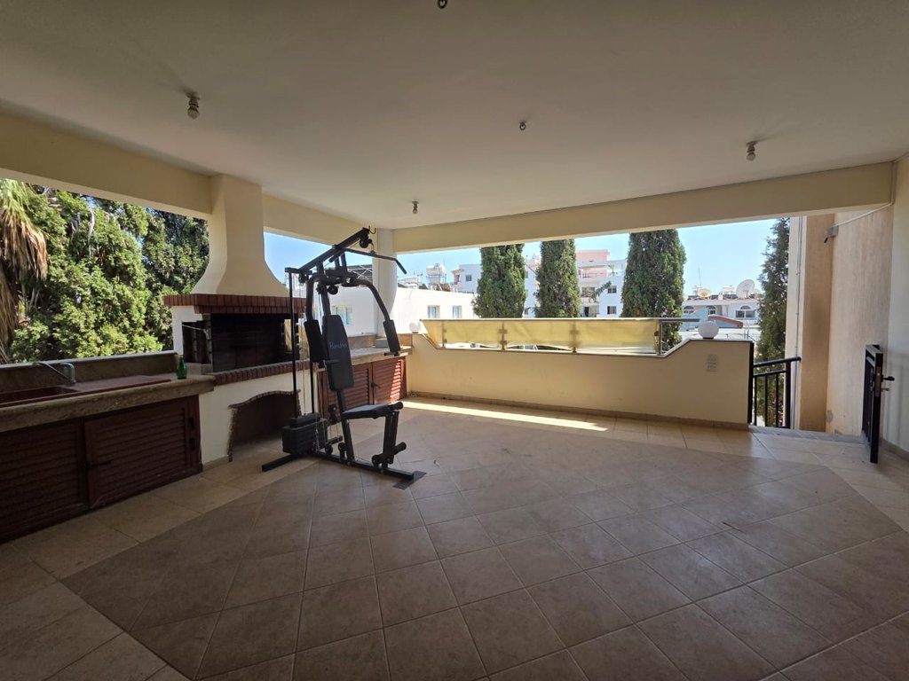 property-main-img
