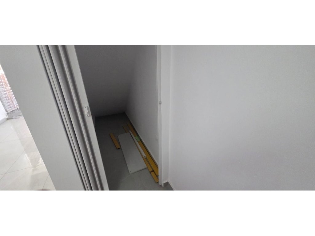 property-main-img