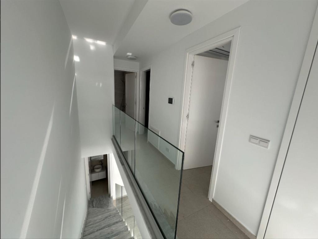 property-main-img
