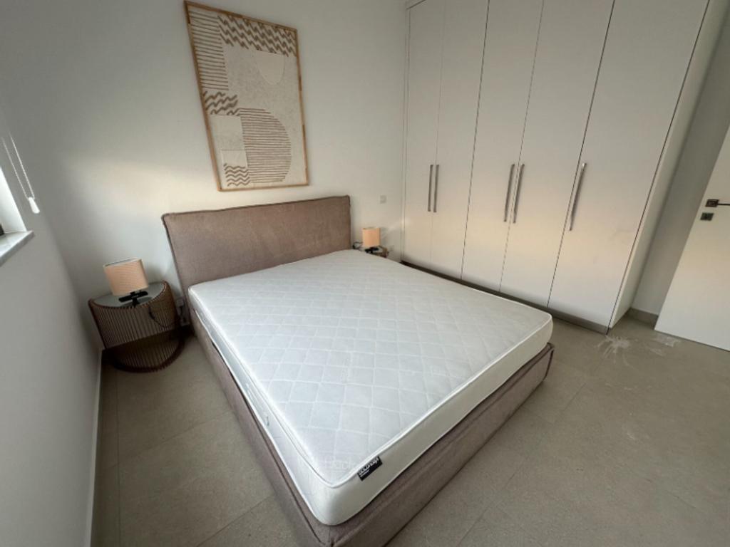 property-main-img