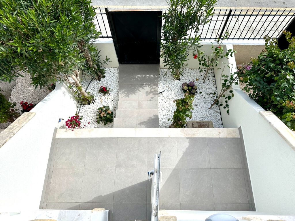 property-main-img