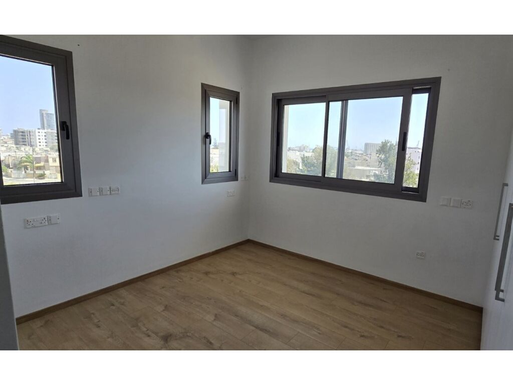 property-main-img