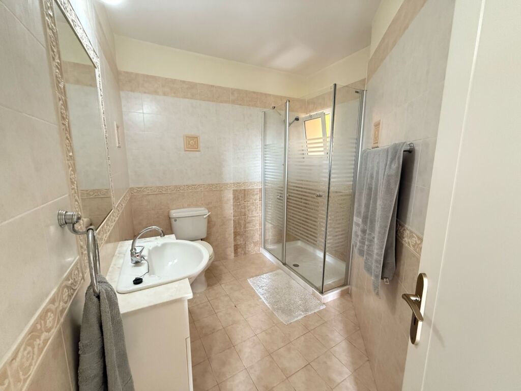 property-main-img