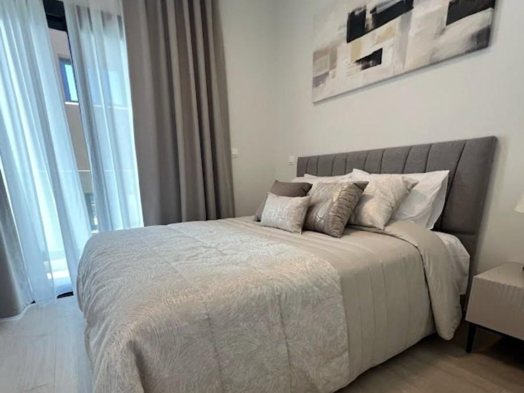 property-main-img