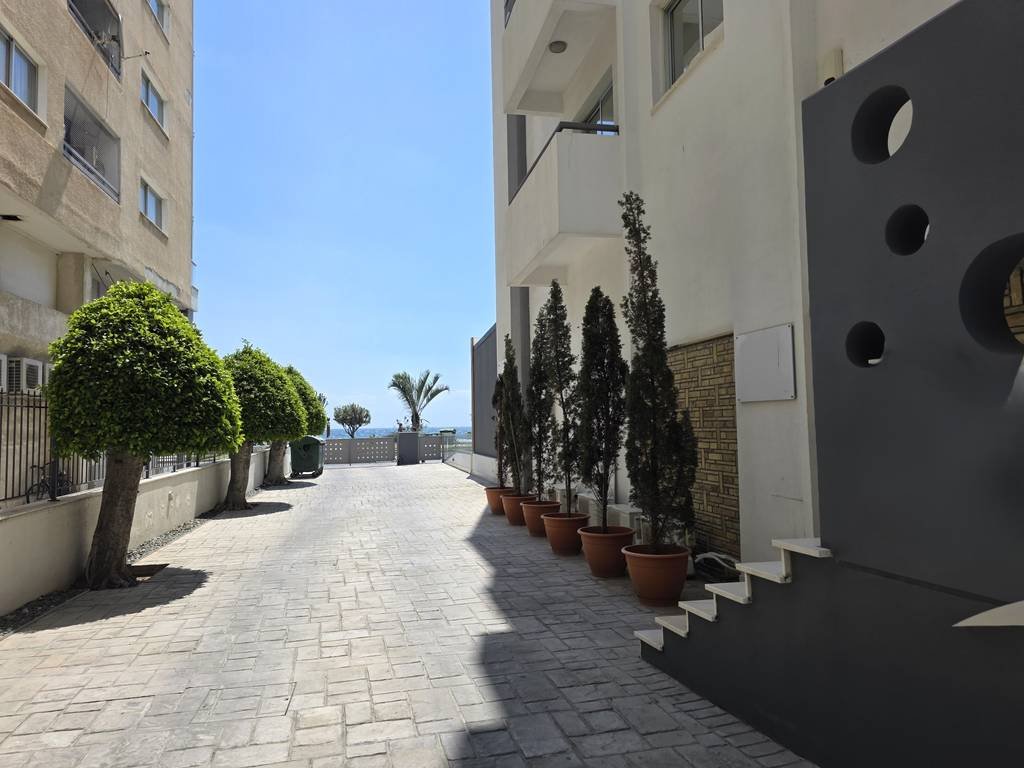 property-main-img