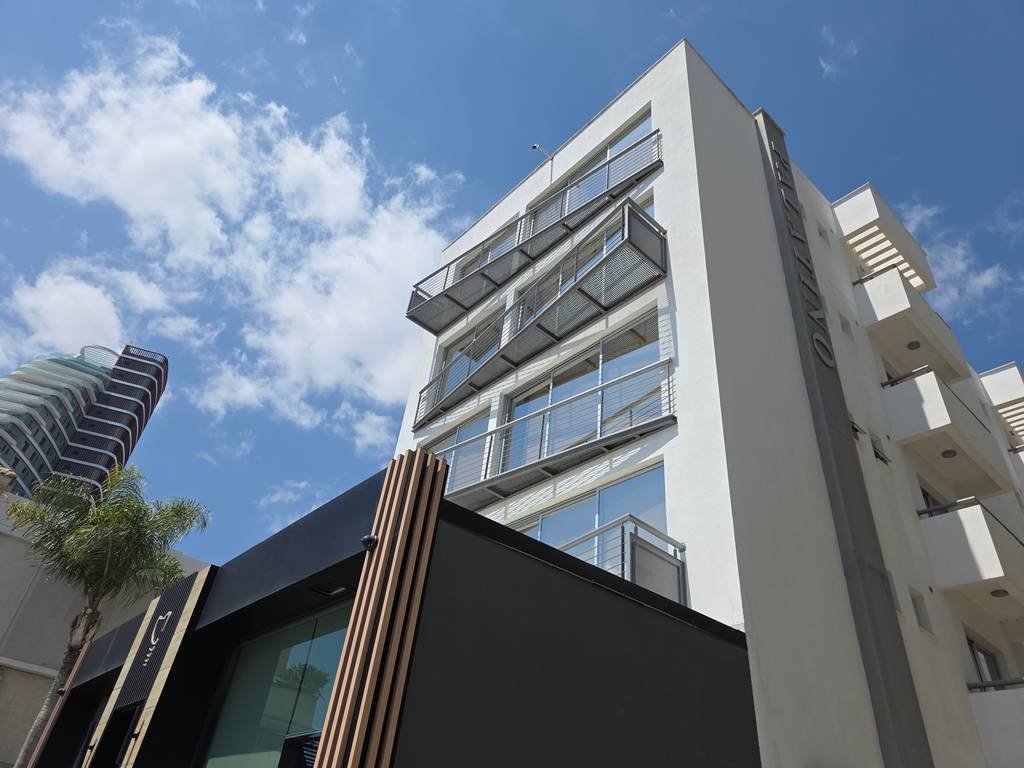 property-main-img