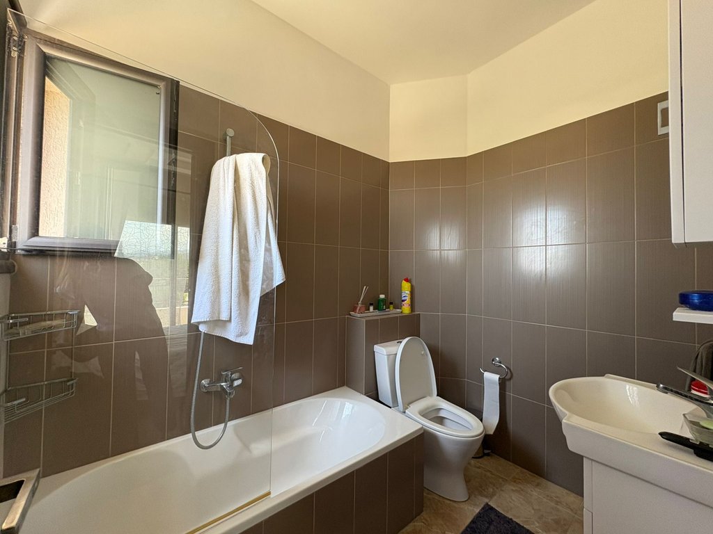 property-main-img