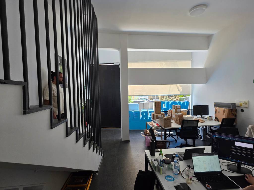 property-main-img