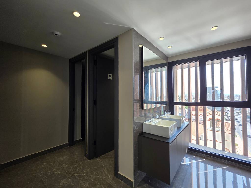 property-main-img