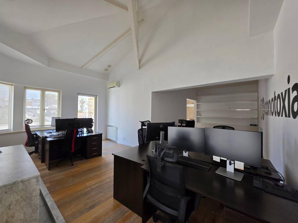 property-main-img