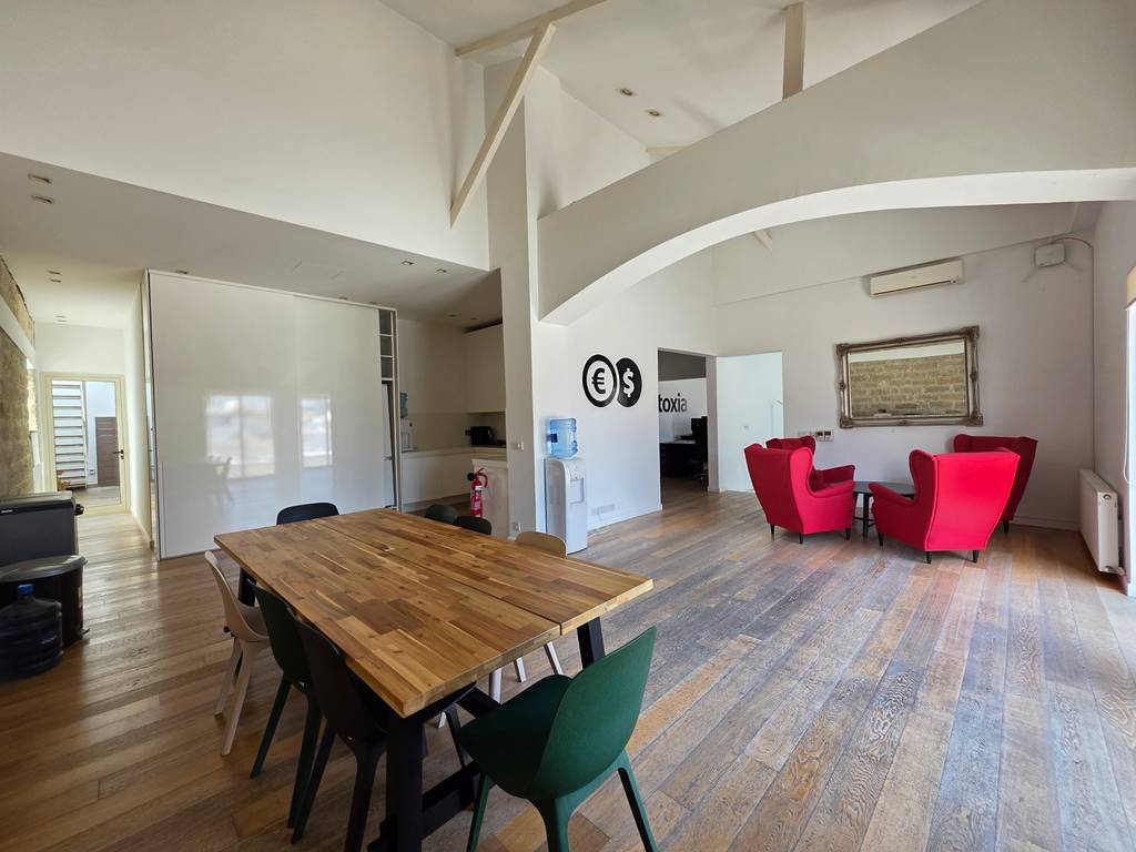 property-main-img