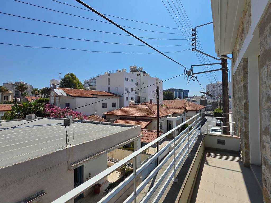 property-main-img