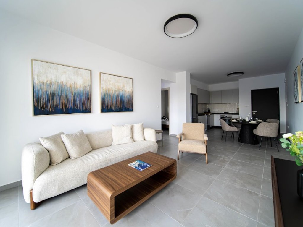 property-main-img
