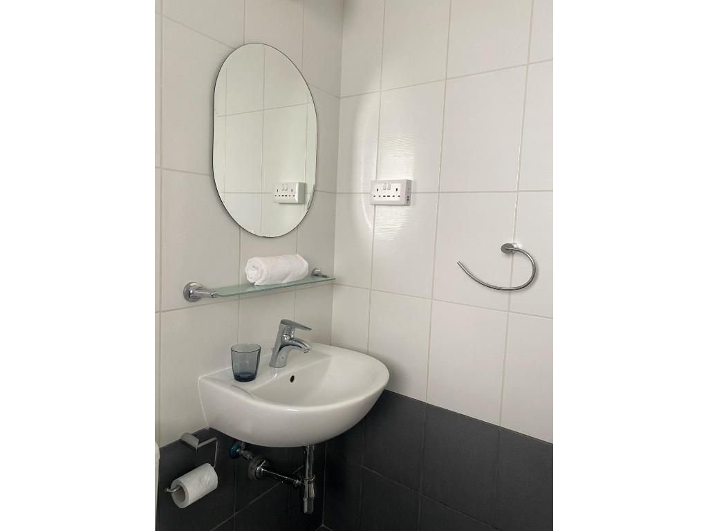 property-main-img