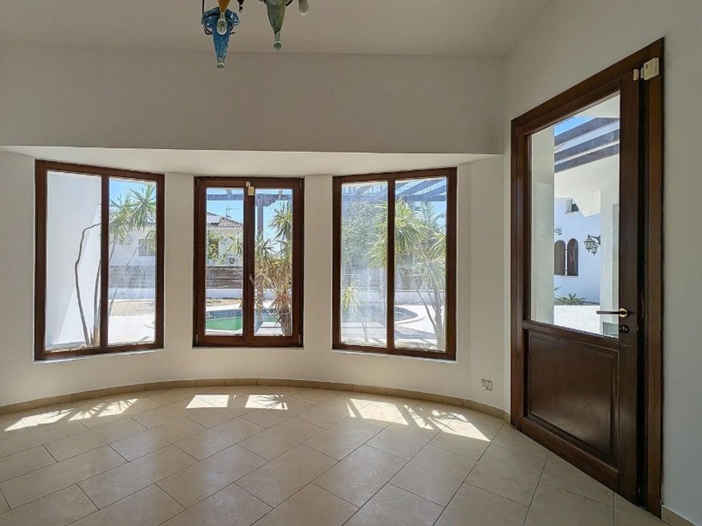 property-main-img