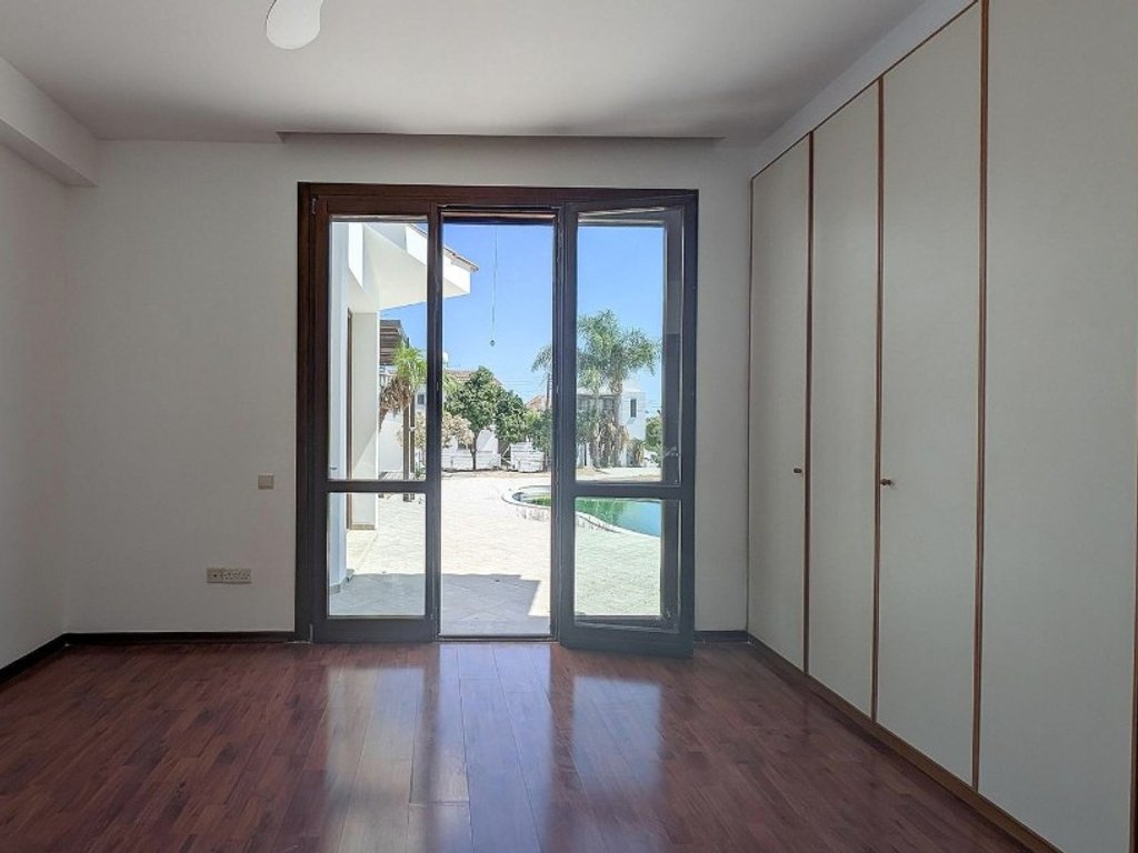 property-main-img