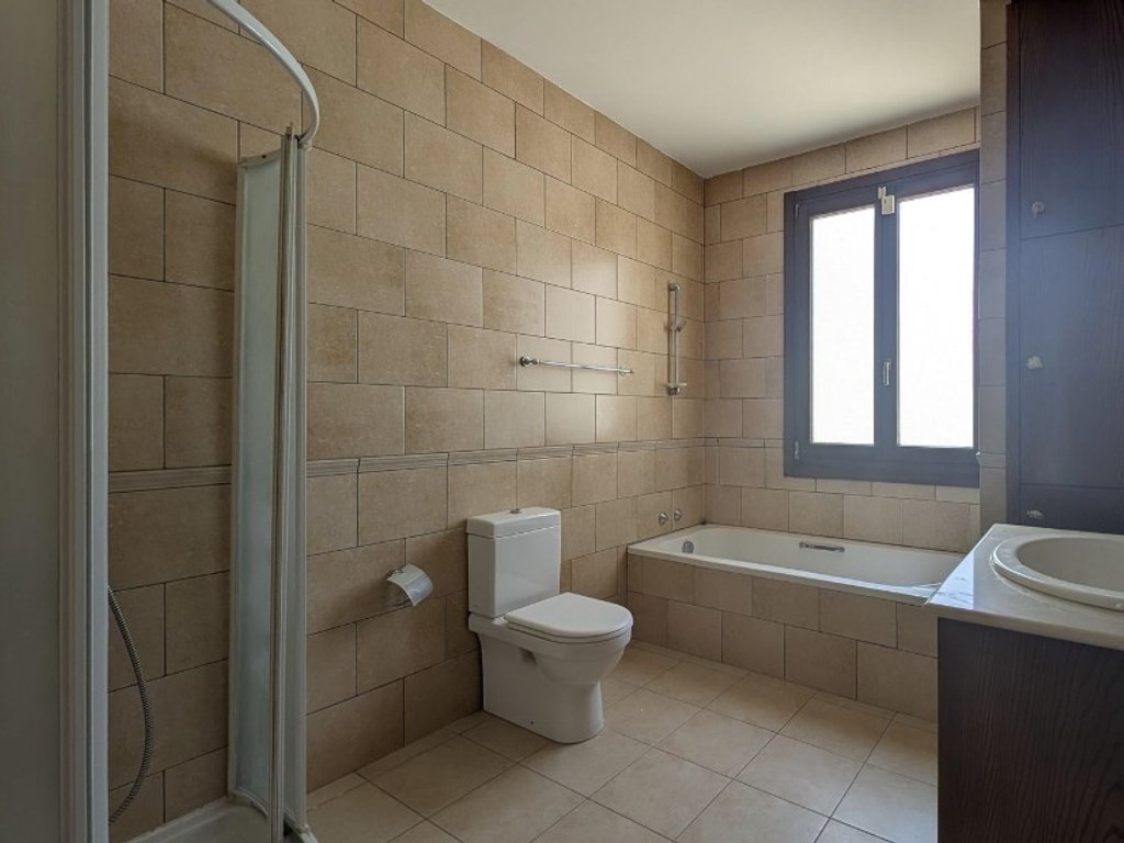 property-main-img
