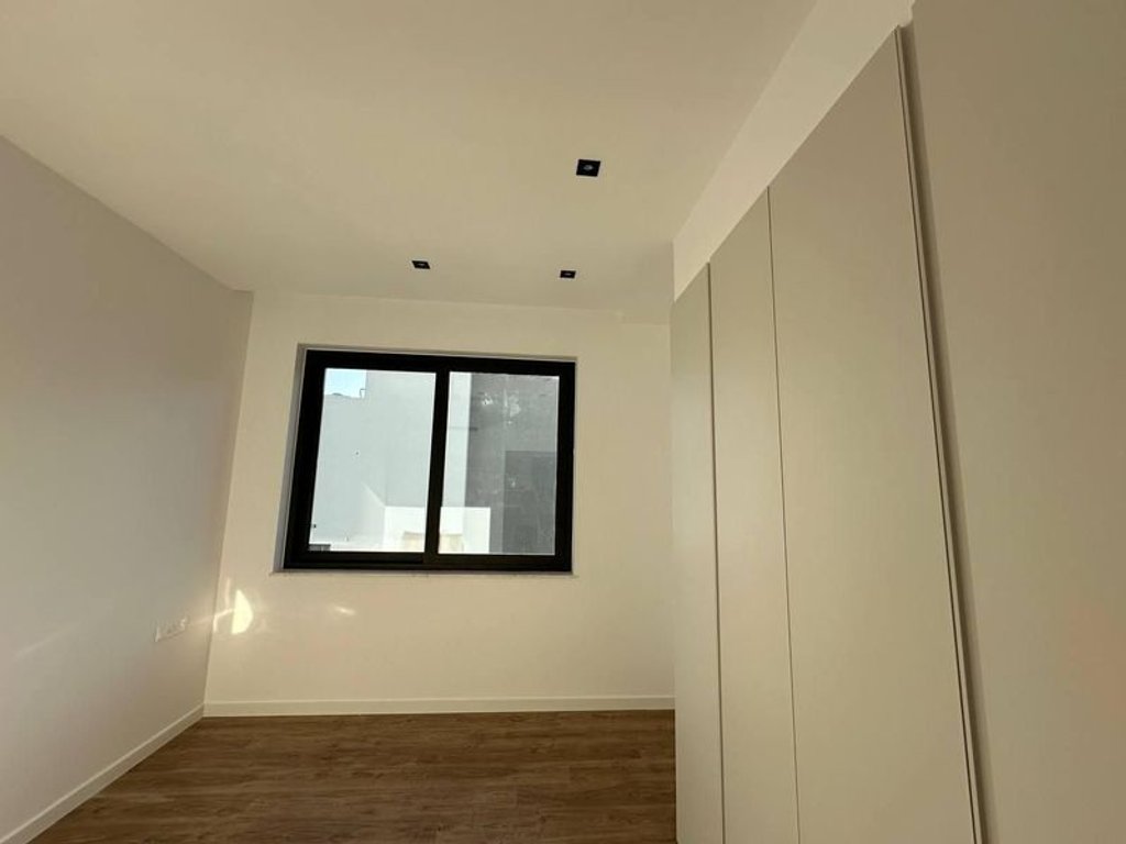 property-main-img