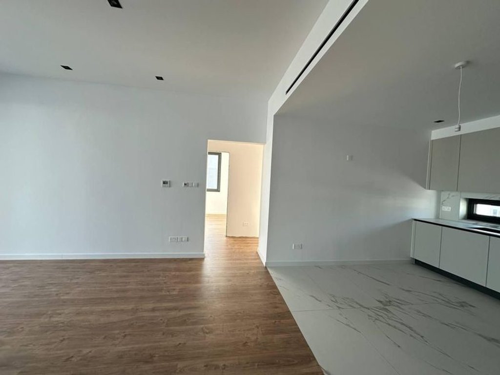 property-main-img