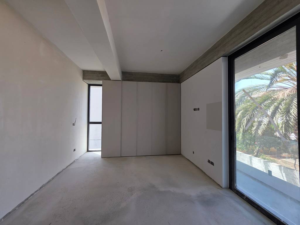 property-main-img
