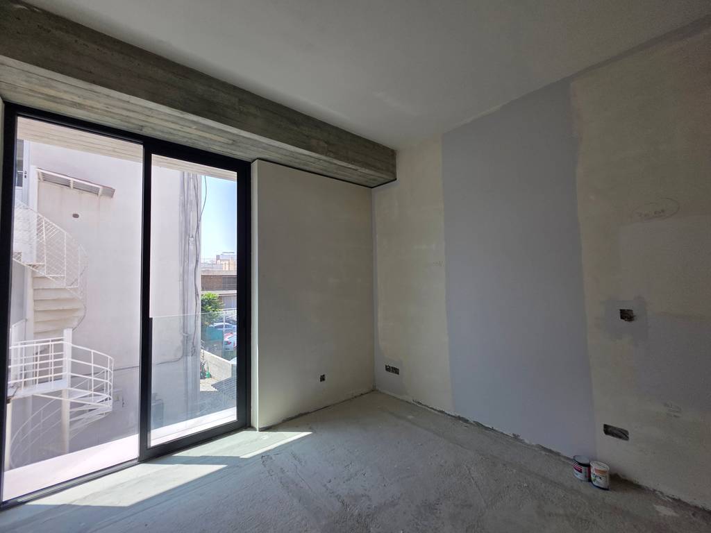 property-main-img