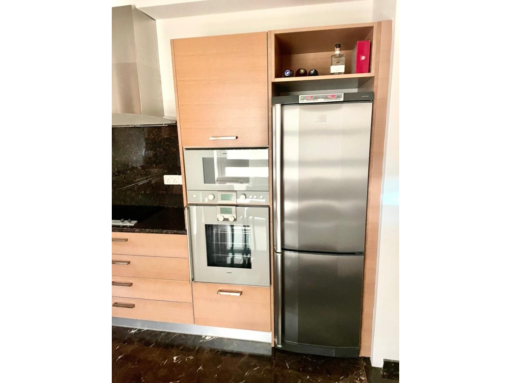 property-main-img