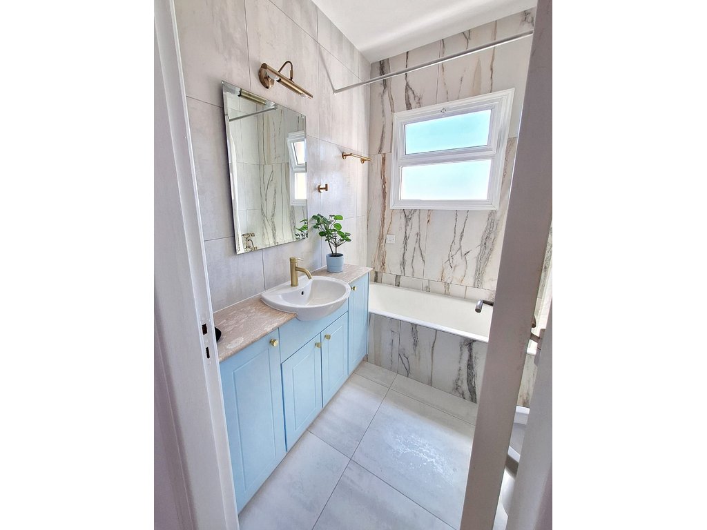 property-main-img