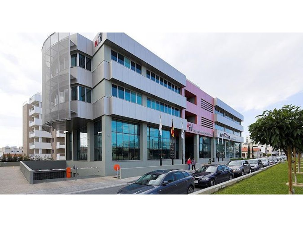 property-main-img