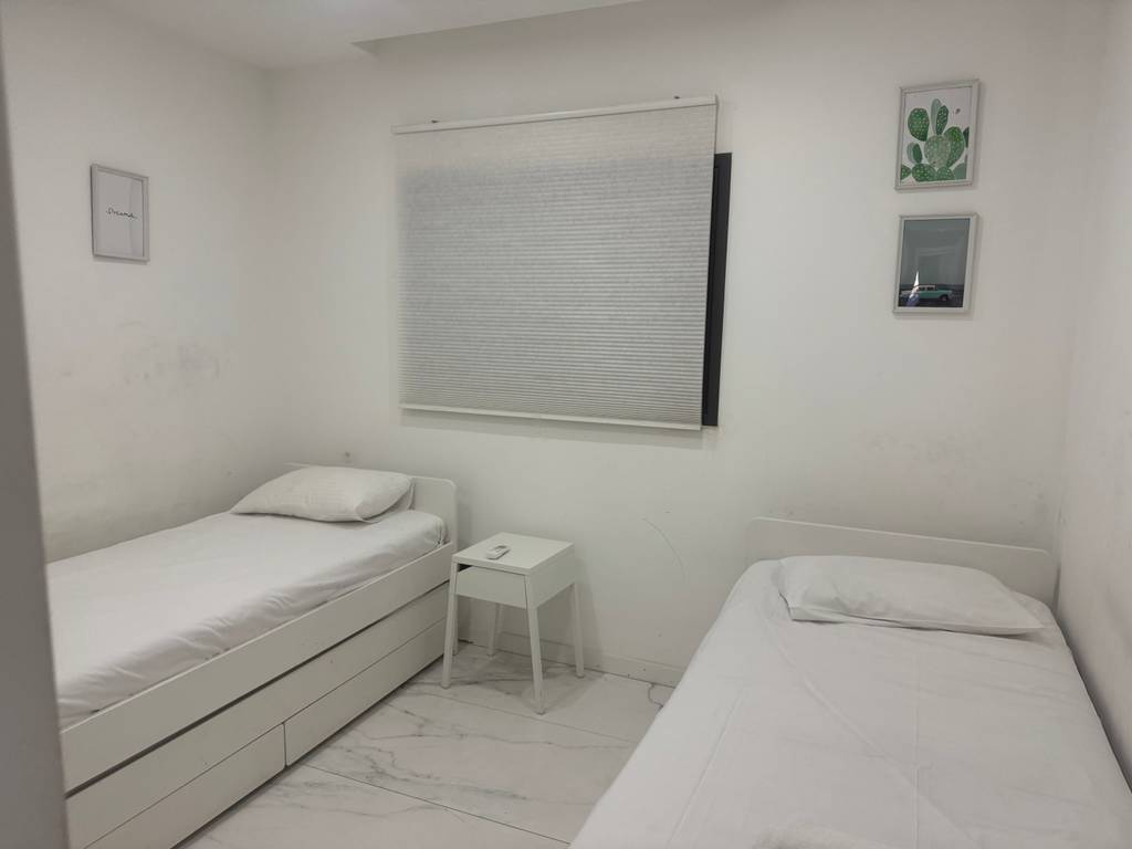 property-main-img