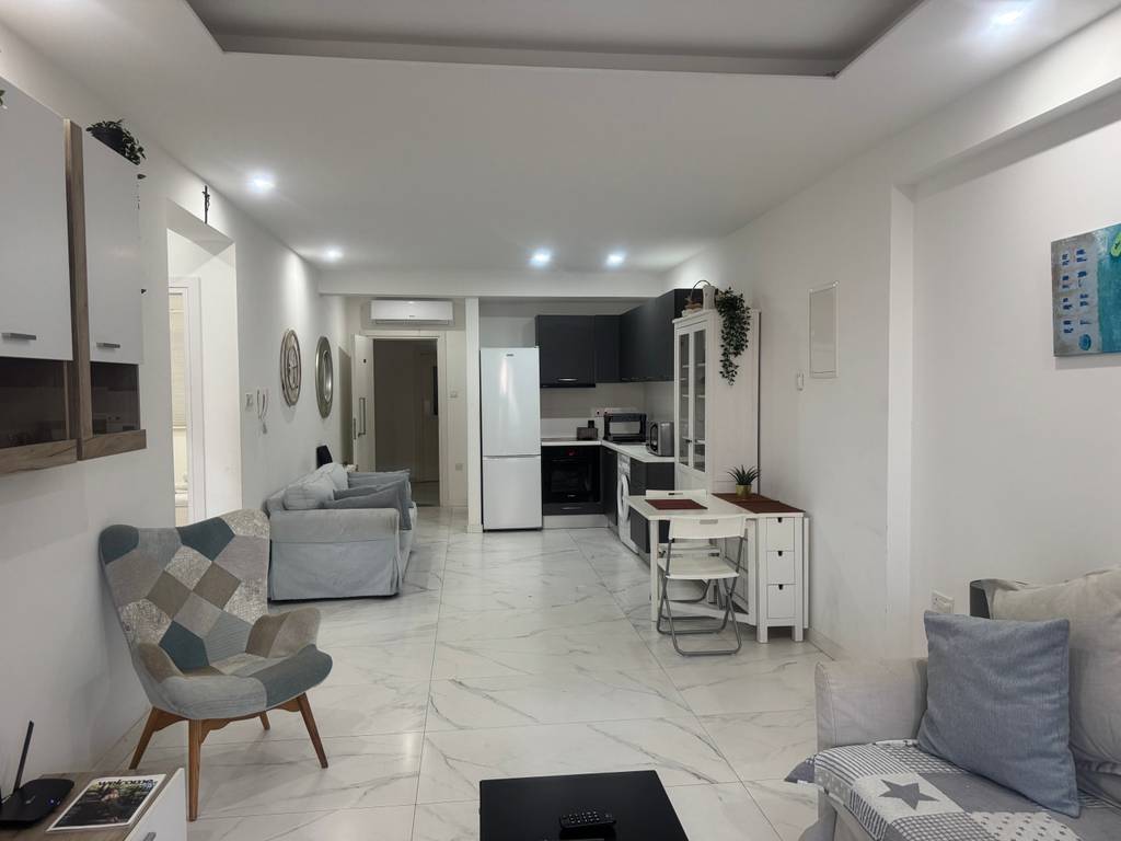 property-main-img