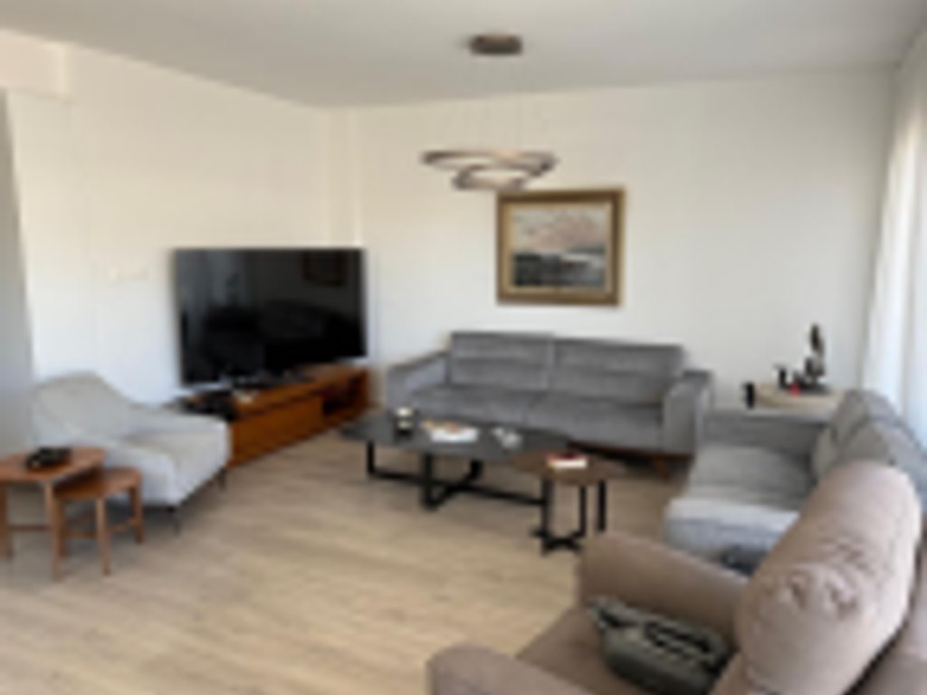 property-main-img