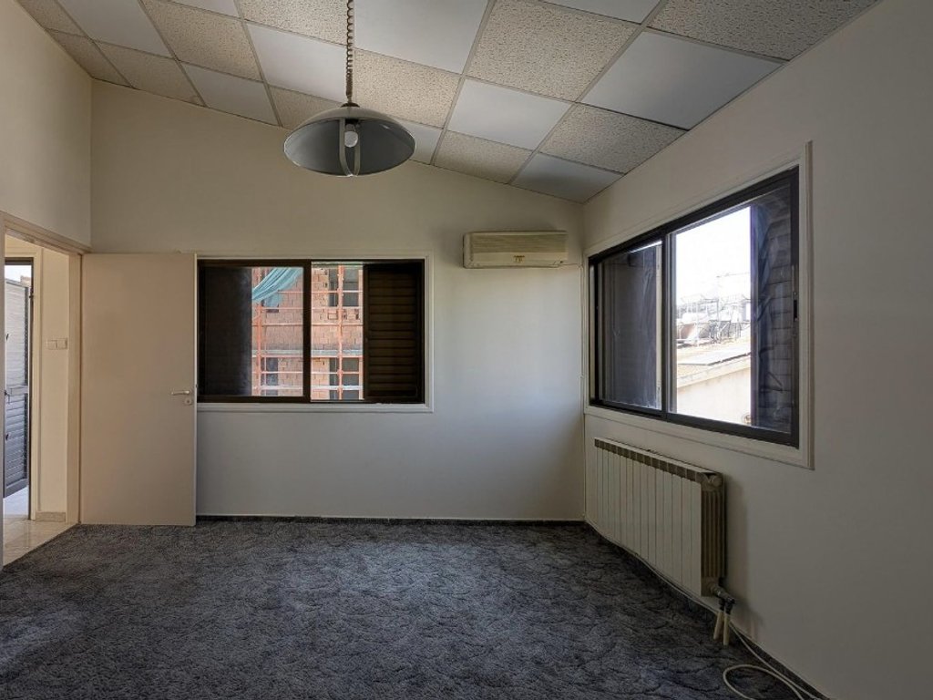 property-main-img