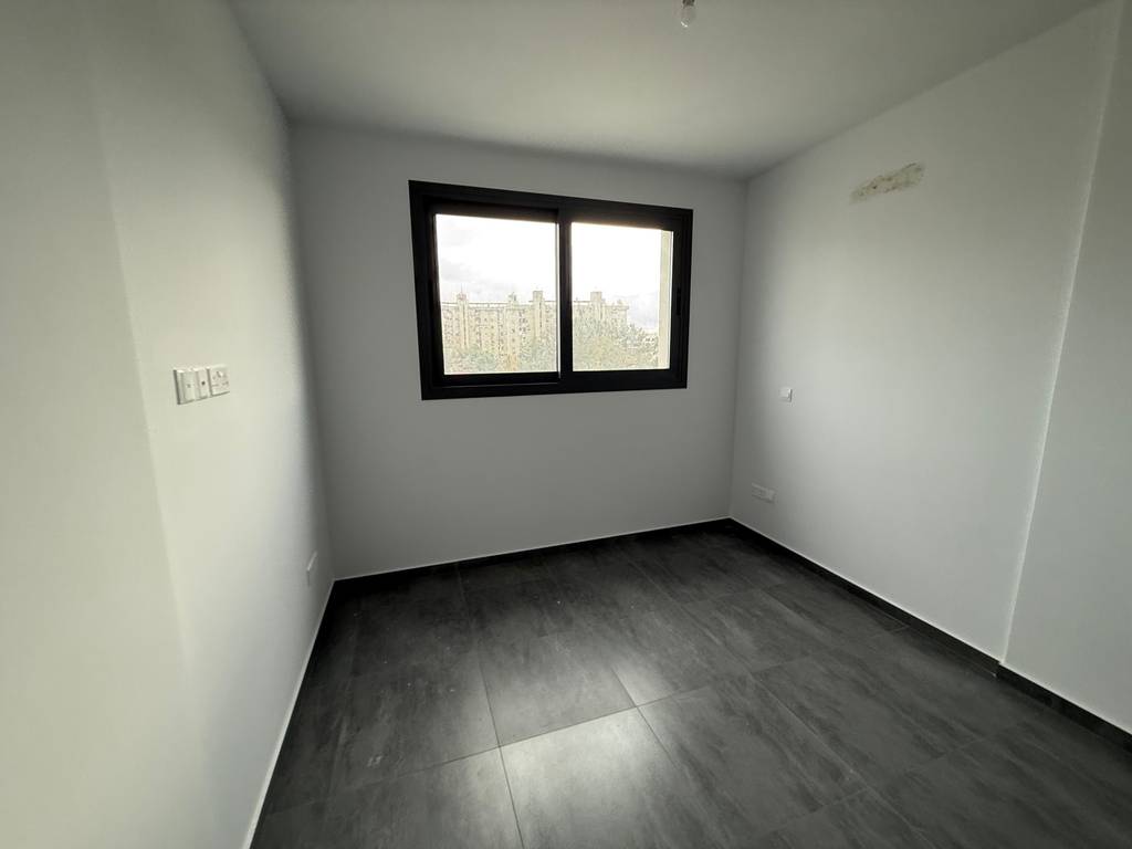 property-main-img