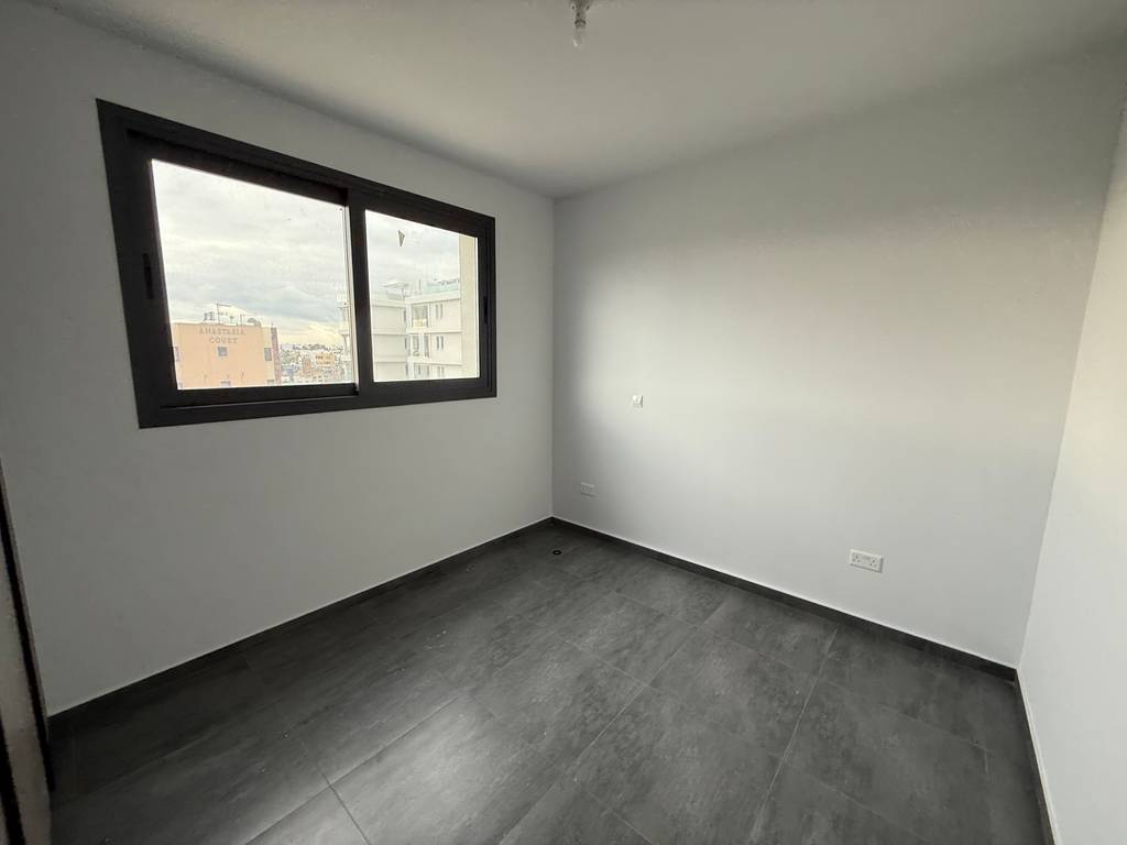 property-main-img