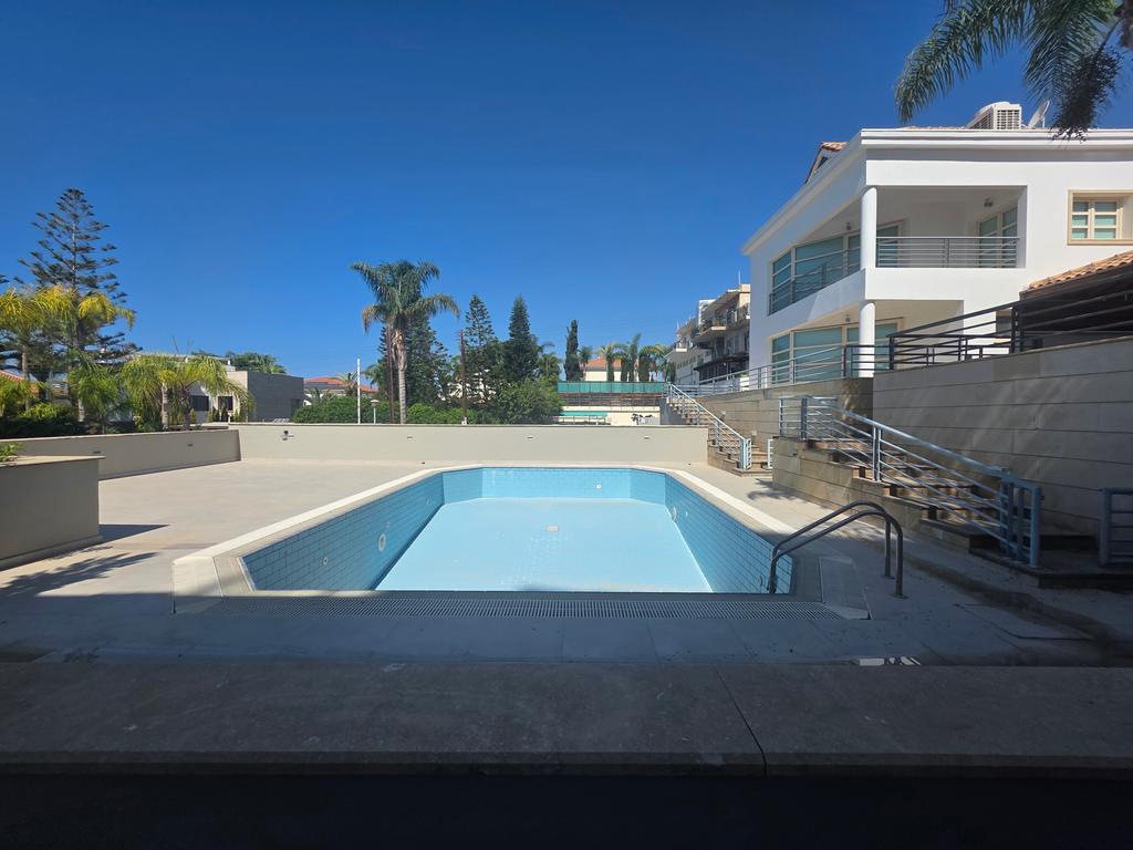 property-main-img