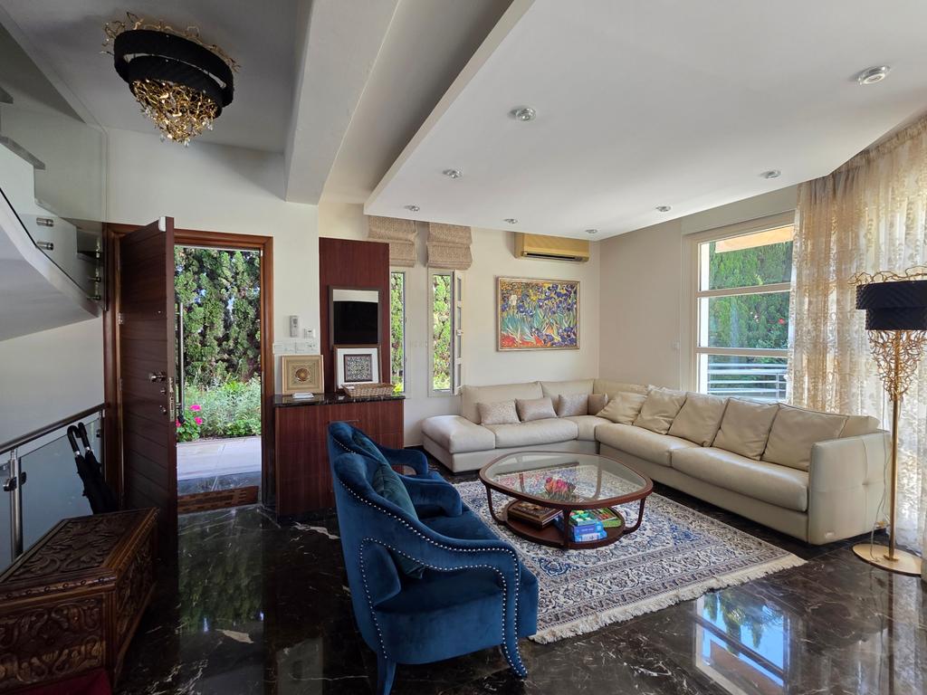 property-main-img