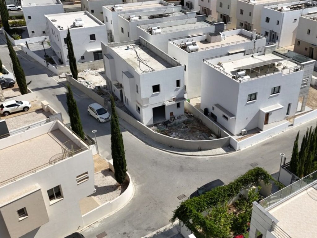 property-main-img