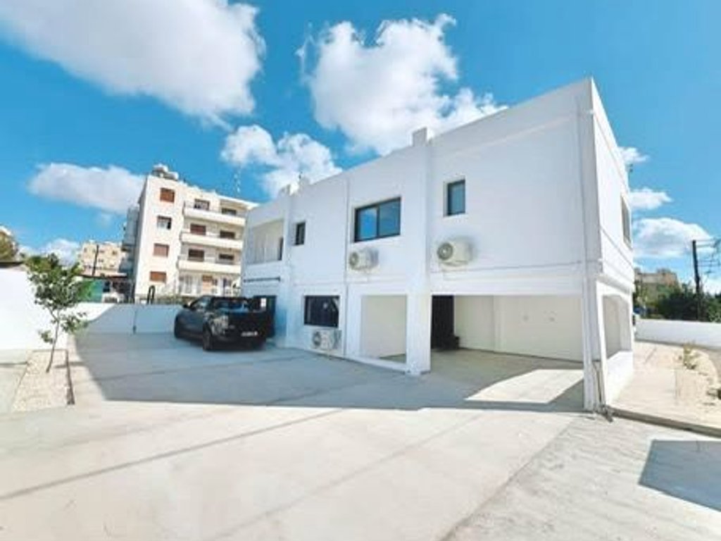 property-main-img