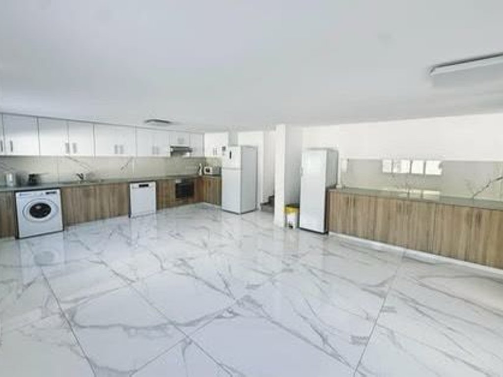 property-main-img