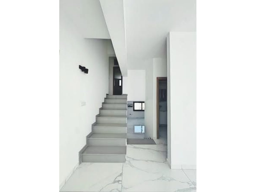 property-main-img