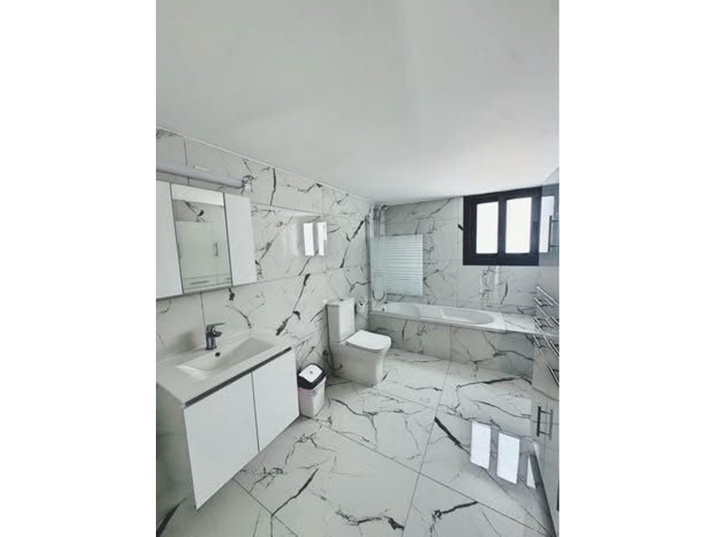 property-main-img