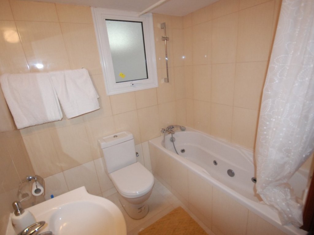 property-main-img