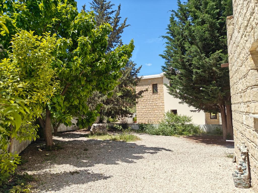 property-main-img