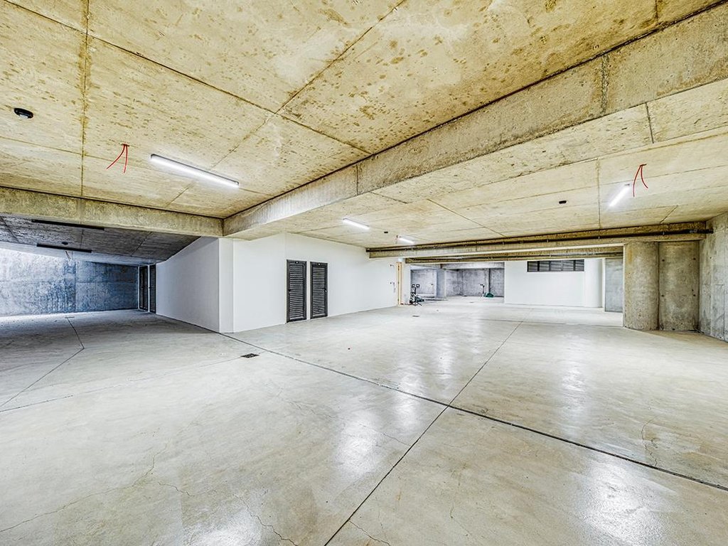 property-main-img