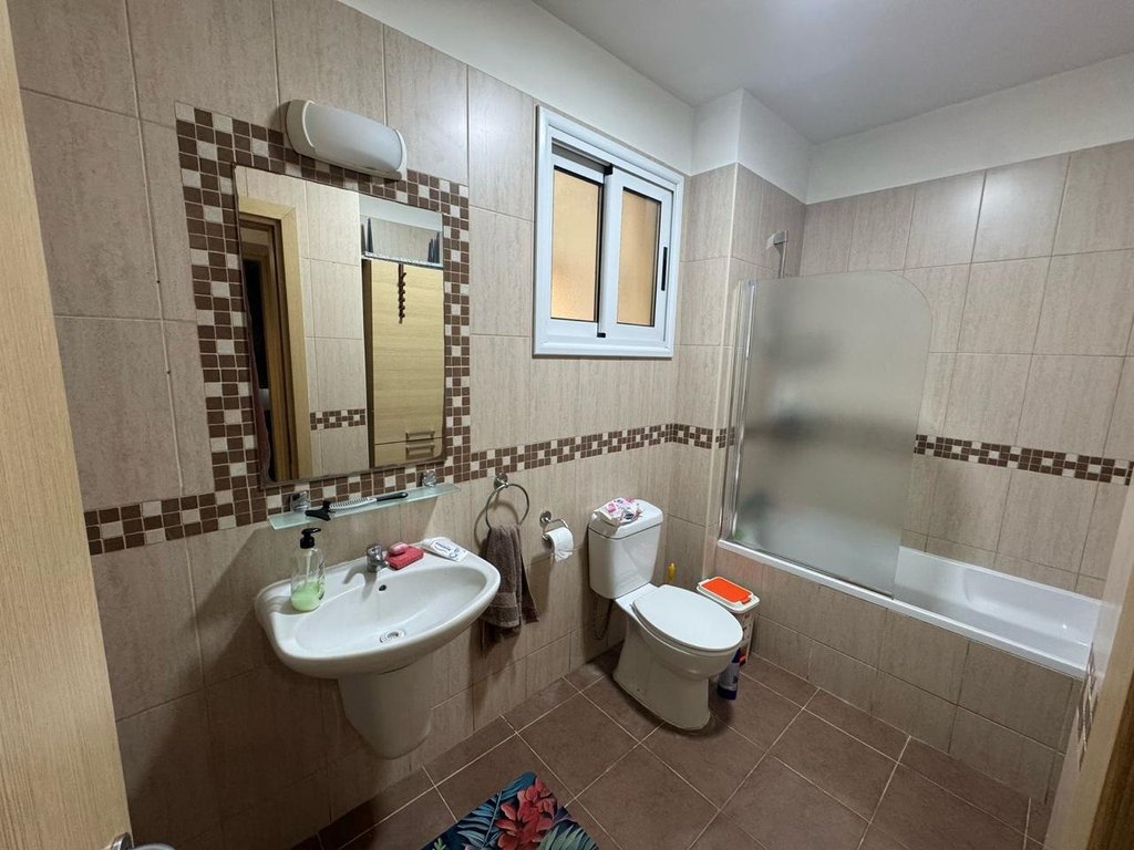 property-main-img