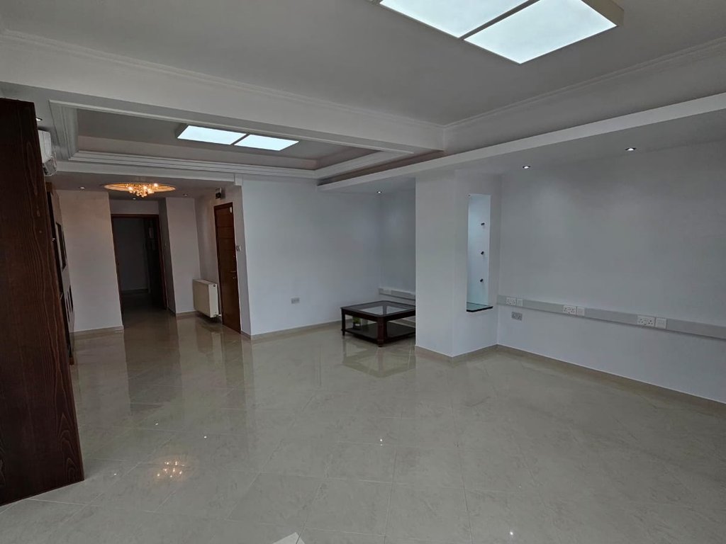 Office 185 m² for rent in Limassol - Agios Nicolaos, Limassol