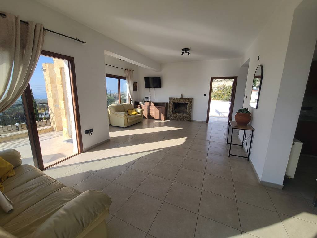 4-bedroom villa for rent 220 m² in Tsada, Paphos