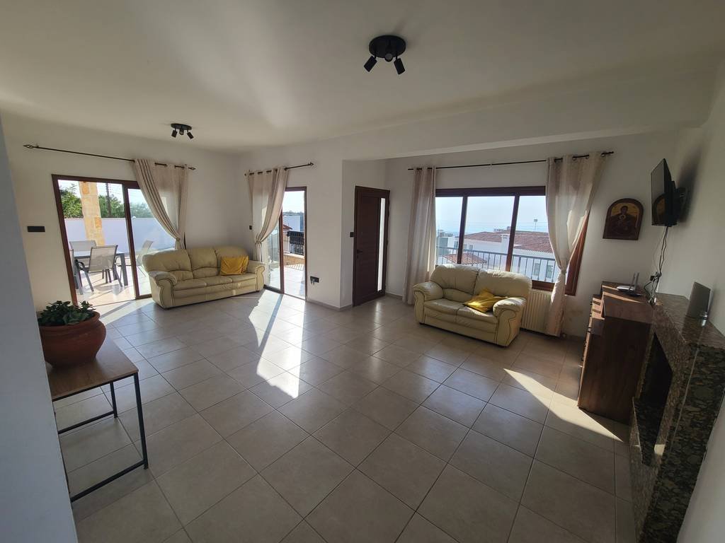 4-bedroom villa for rent 220 m² in Tsada, Paphos
