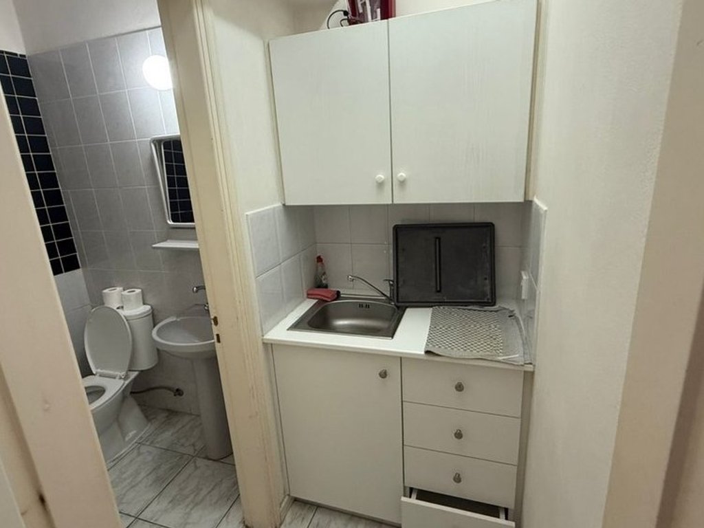 Office 80 m² for rent in Paphos - Kato Paphos, Paphos